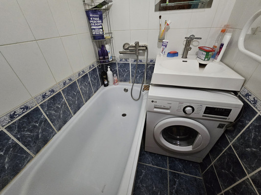 Продам двухкомнатную (2-комн.) квартиру, Луначарского ул, 147, Белореченск г
