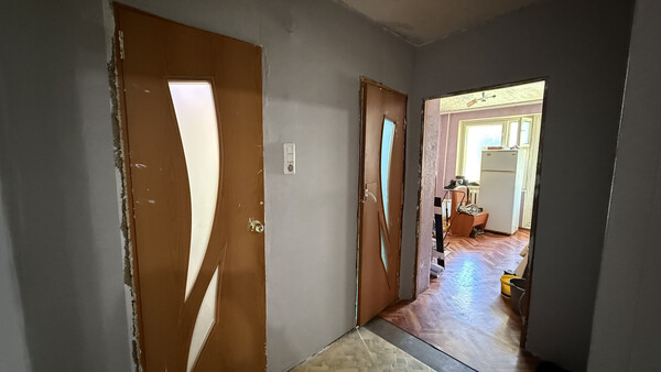 Продам трехкомнатную (3-комн.) квартиру, Космонавта Владислава Волкова ул, 2, Киров г