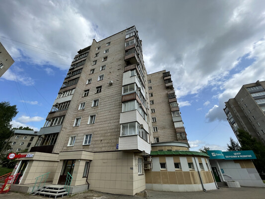 Продам трехкомнатную (3-комн.) квартиру, Сурикова ул, 36, Киров г