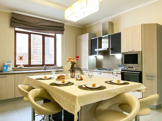 Продам трехкомнатную (3-комн.) квартиру, Тельмана ул, 15, Казань г