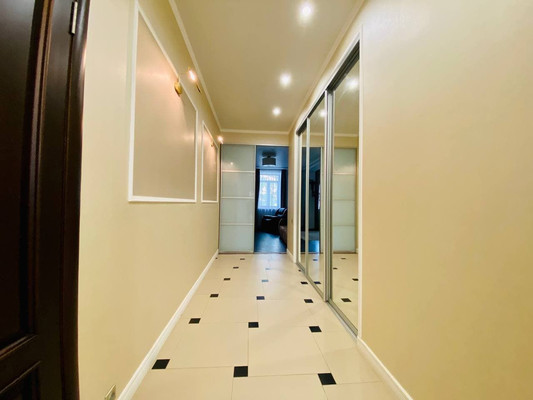 Продам трехкомнатную (3-комн.) квартиру, Тельмана ул, 15, Казань г