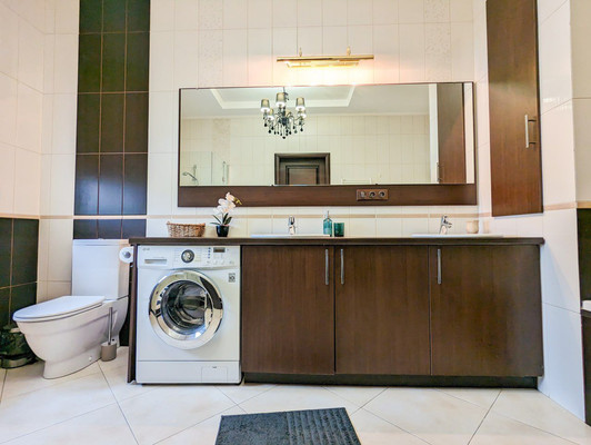 Продам трехкомнатную (3-комн.) квартиру, Тельмана ул, 15, Казань г