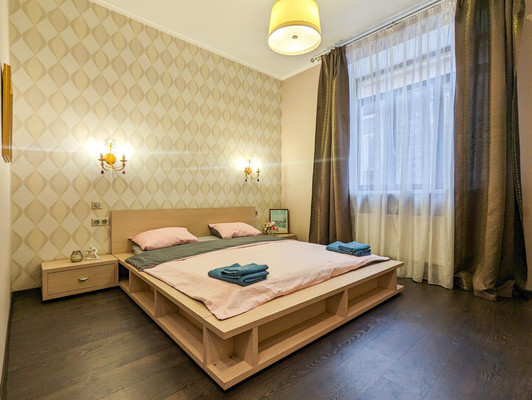 Продам трехкомнатную (3-комн.) квартиру, Тельмана ул, 15, Казань г