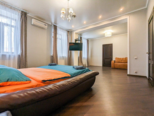 Продам трехкомнатную (3-комн.) квартиру, Тельмана ул, 15, Казань г