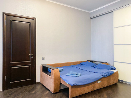 Продам трехкомнатную (3-комн.) квартиру, Тельмана ул, 15, Казань г
