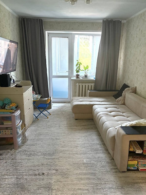 Продам трехкомнатную (3-комн.) квартиру, Крымских Партизан ул, 21, Симферополь г