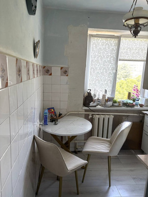 Продам трехкомнатную (3-комн.) квартиру, Крымских Партизан ул, 21, Симферополь г