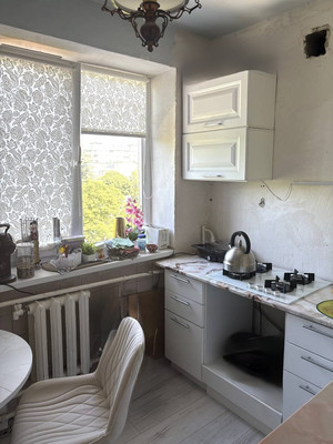 Продам трехкомнатную (3-комн.) квартиру, Крымских Партизан ул, 21, Симферополь г