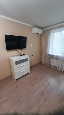 Продам однокомнатную (1-комн.) квартиру, Гагарина ул, 31, Симферополь г
