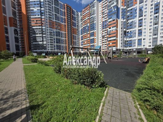 Продам однокомнатную (1-комн.) квартиру, Плесецкая ул, 10, Санкт-Петербург г