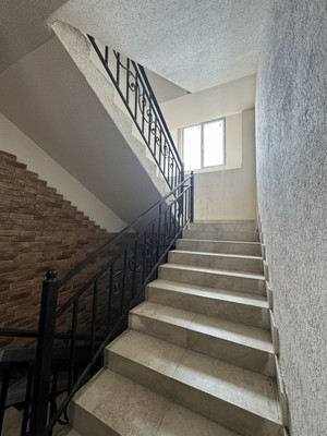 Продам двухкомнатную (2-комн.) квартиру, Шарданова ул, 48к2, Нальчик г