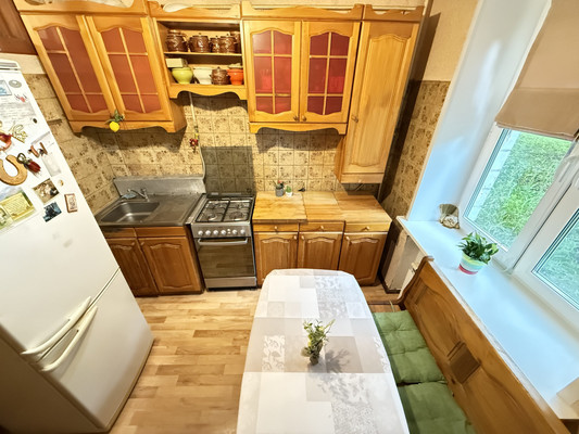 Продам трехкомнатную (3-комн.) квартиру, Спортивная ул, 2/11, Москва г