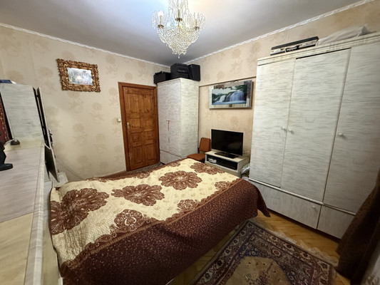 Продам трехкомнатную (3-комн.) квартиру, Спортивная ул, 2/11, Москва г