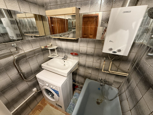 Продам трехкомнатную (3-комн.) квартиру, Спортивная ул, 2/11, Москва г