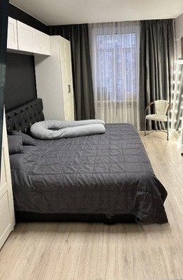 Продам двухкомнатную (2-комн.) квартиру, Саратовская ул, 18/10, Москва г