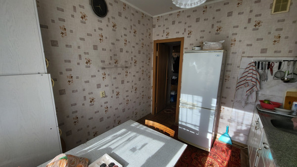 Продам трехкомнатную (3-комн.) квартиру, Айдарова ул, 18, Казань г