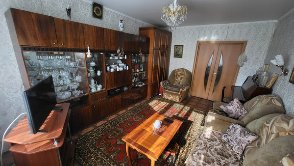 Продам трехкомнатную (3-комн.) квартиру, Айдарова ул, 18, Казань г