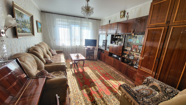Продам трехкомнатную (3-комн.) квартиру, Айдарова ул, 18, Казань г