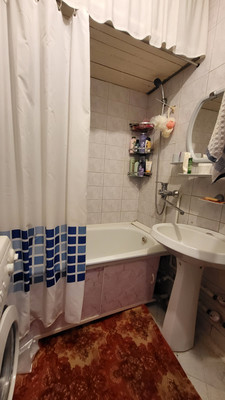 Продам трехкомнатную (3-комн.) квартиру, Айдарова ул, 18, Казань г