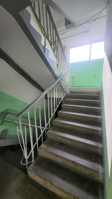 Продам трехкомнатную (3-комн.) квартиру, Айдарова ул, 18, Казань г