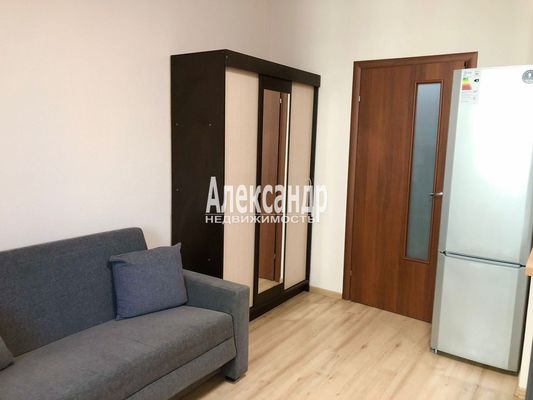 Продам однокомнатную (1-комн.) квартиру, Охтинская аллея, 14, Мурино п