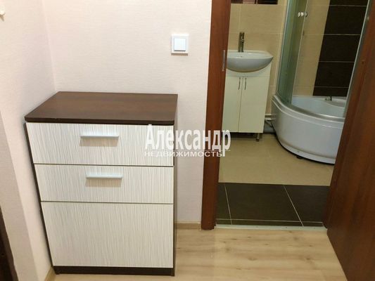 Продам однокомнатную (1-комн.) квартиру, Охтинская аллея, 14, Мурино п