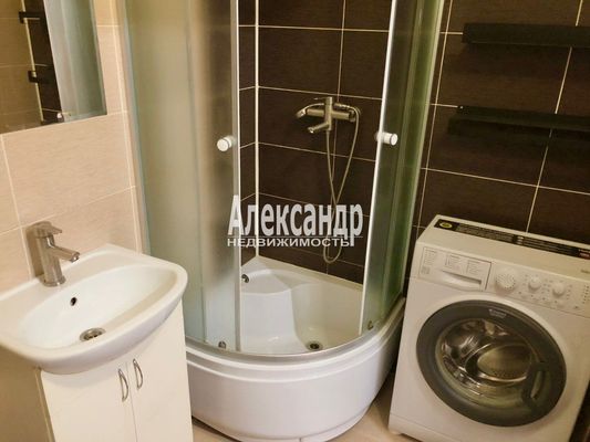 Продам однокомнатную (1-комн.) квартиру, Охтинская аллея, 14, Мурино п