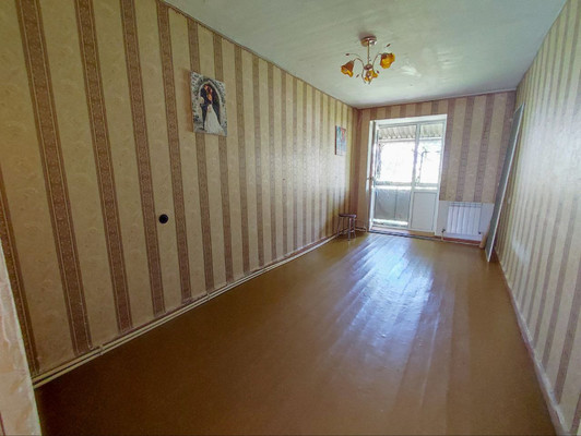 Продам трехкомнатную (3-комн.) квартиру, Московская ул, 122, Джанкой г