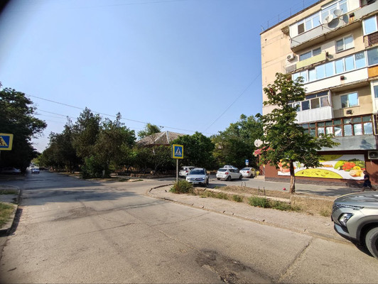 Продам трехкомнатную (3-комн.) квартиру, Московская ул, 122, Джанкой г