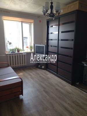Продам двухкомнатную (2-комн.) квартиру, Пролетарская ул, 15, Волхов г
