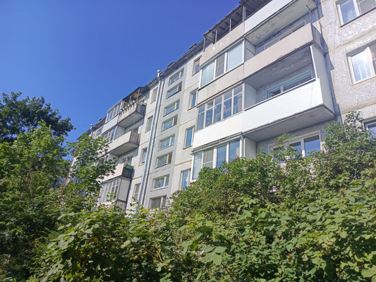 Продам двухкомнатную (2-комн.) квартиру, Урицкого ул, 5, Гатчина г