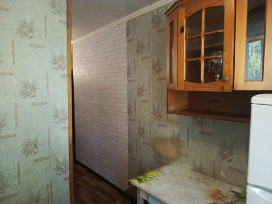 Продам двухкомнатную (2-комн.) квартиру, Урицкого ул, 5, Гатчина г