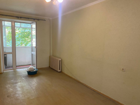 Продам двухкомнатную (2-комн.) квартиру, Кечкеметская ул, 97, Симферополь г