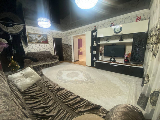 Продам трехкомнатную (3-комн.) квартиру, Кабардинская ул, 188, Нальчик г