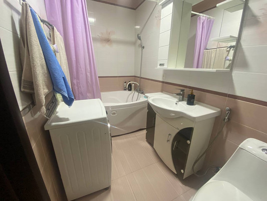 Продам трехкомнатную (3-комн.) квартиру, Кабардинская ул, 188, Нальчик г