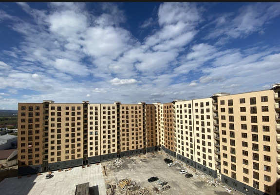 Продам трехкомнатную (3-комн.) квартиру, Шарданова ул, 52, Нальчик г