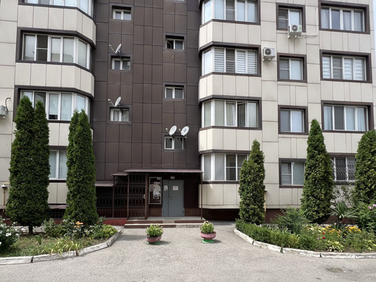 Продам трехкомнатную (3-комн.) квартиру, Ахохова ул, 190А, Нальчик г