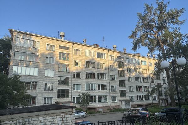Продам трехкомнатную (3-комн.) квартиру, Карла Либкнехта ул, 83, Киров г