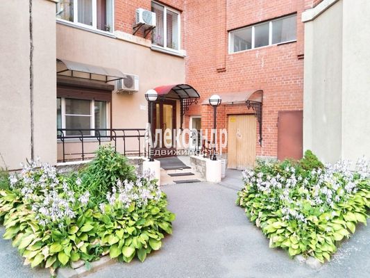 Продам двухкомнатную (2-комн.) квартиру, Композиторов ул, 4, Санкт-Петербург г