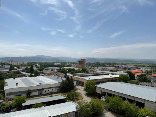 Продам трехкомнатную (3-комн.) квартиру, Шарданова ул, 48к6, Нальчик г