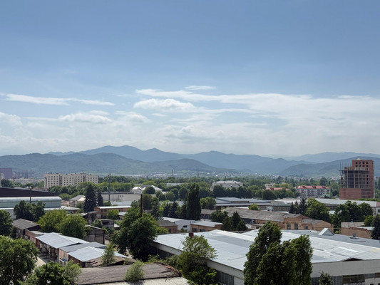 Продам трехкомнатную (3-комн.) квартиру, Шарданова ул, 48к5, Нальчик г