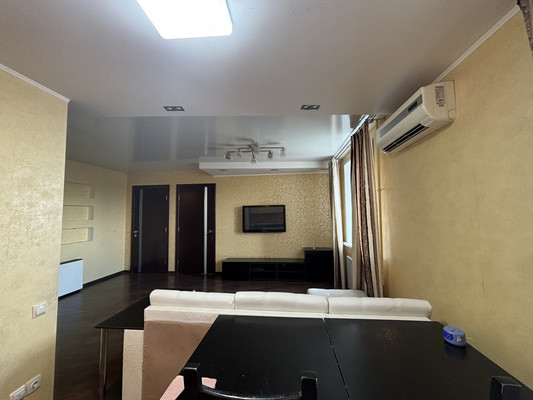 Продам двухкомнатную (2-комн.) квартиру, Сафиуллина ул, 26ка, Казань г