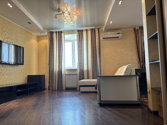 Продам двухкомнатную (2-комн.) квартиру, Сафиуллина ул, 26ка, Казань г