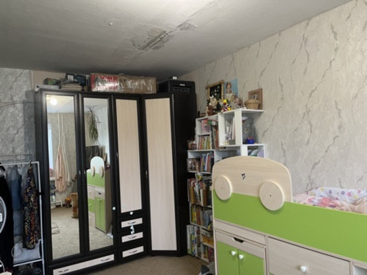 Продам 2-комн. в 4-комн. квартире, Загородная ул, 62кА, Колпино г
