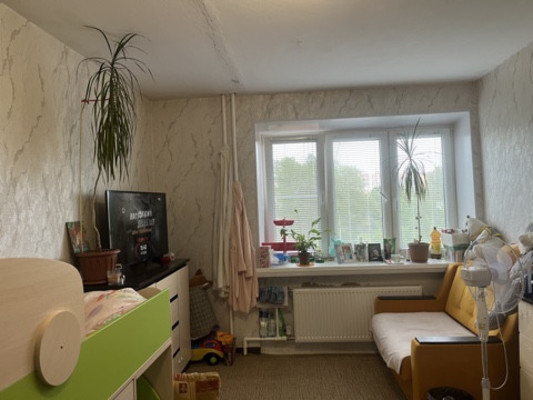 Продам 2-комн. в 4-комн. квартире, Загородная ул, 62кА, Колпино г
