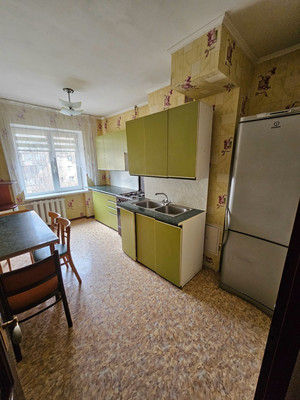 Продам трехкомнатную (3-комн.) квартиру, Комсомольский пр-кт, 37, Нефтекамск г