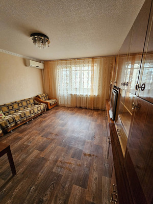 Продам трехкомнатную (3-комн.) квартиру, Комсомольский пр-кт, 37, Нефтекамск г
