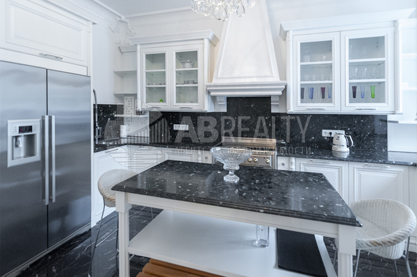 Сдам многокомнатную квартиру, Хилков пер, 1, Москва г