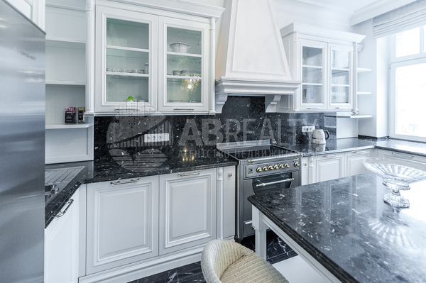 Сдам многокомнатную квартиру, Хилков пер, 1, Москва г