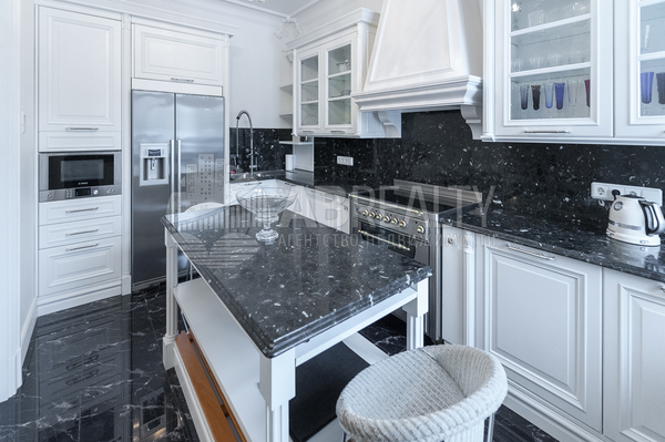 Сдам многокомнатную квартиру, Хилков пер, 1, Москва г